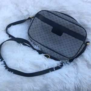 Gucci Vintage Signature Logo GG Shoulder Bag